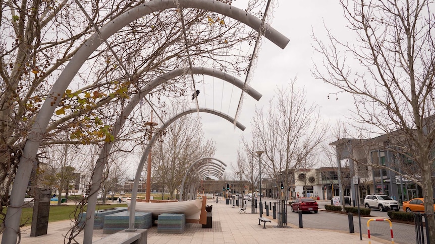 Ellenbrook, Perth — suburb streetscape